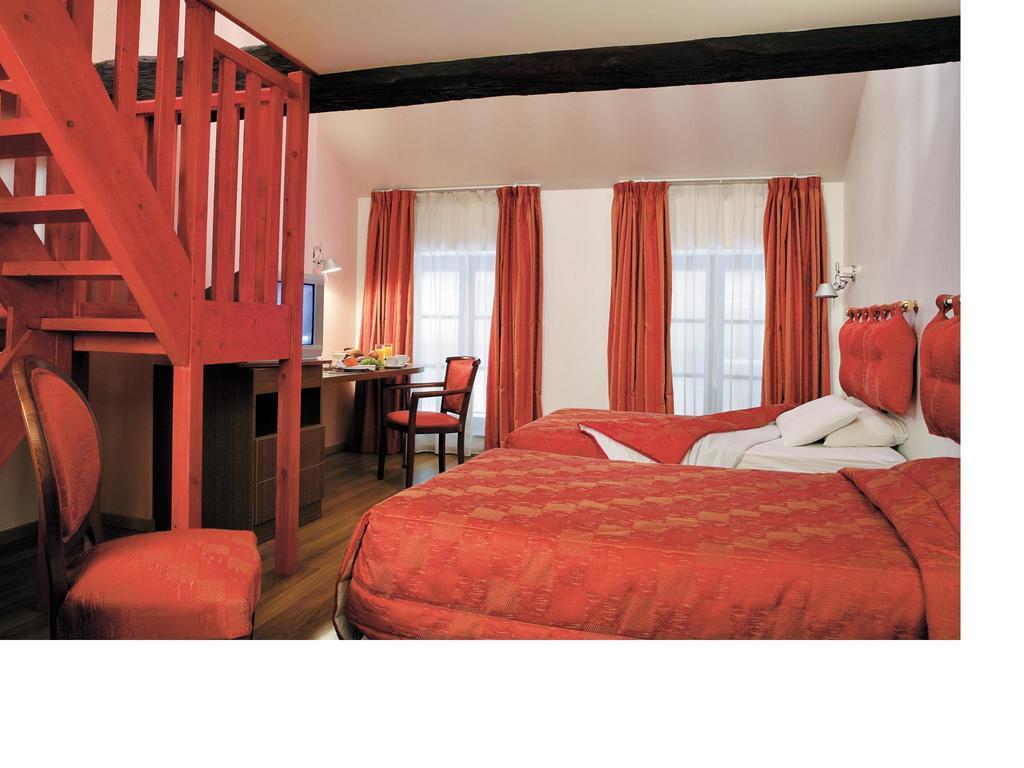 Le Saint Michel Hotel Sedan Bilik gambar