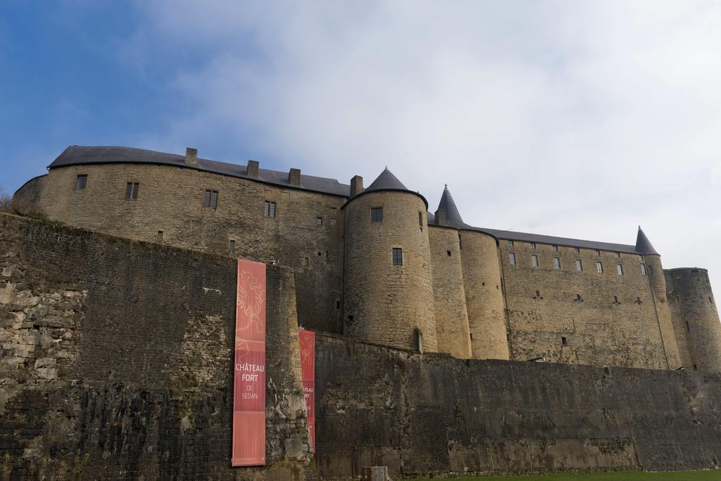 Le Saint Michel Hotel Sedan Luaran gambar