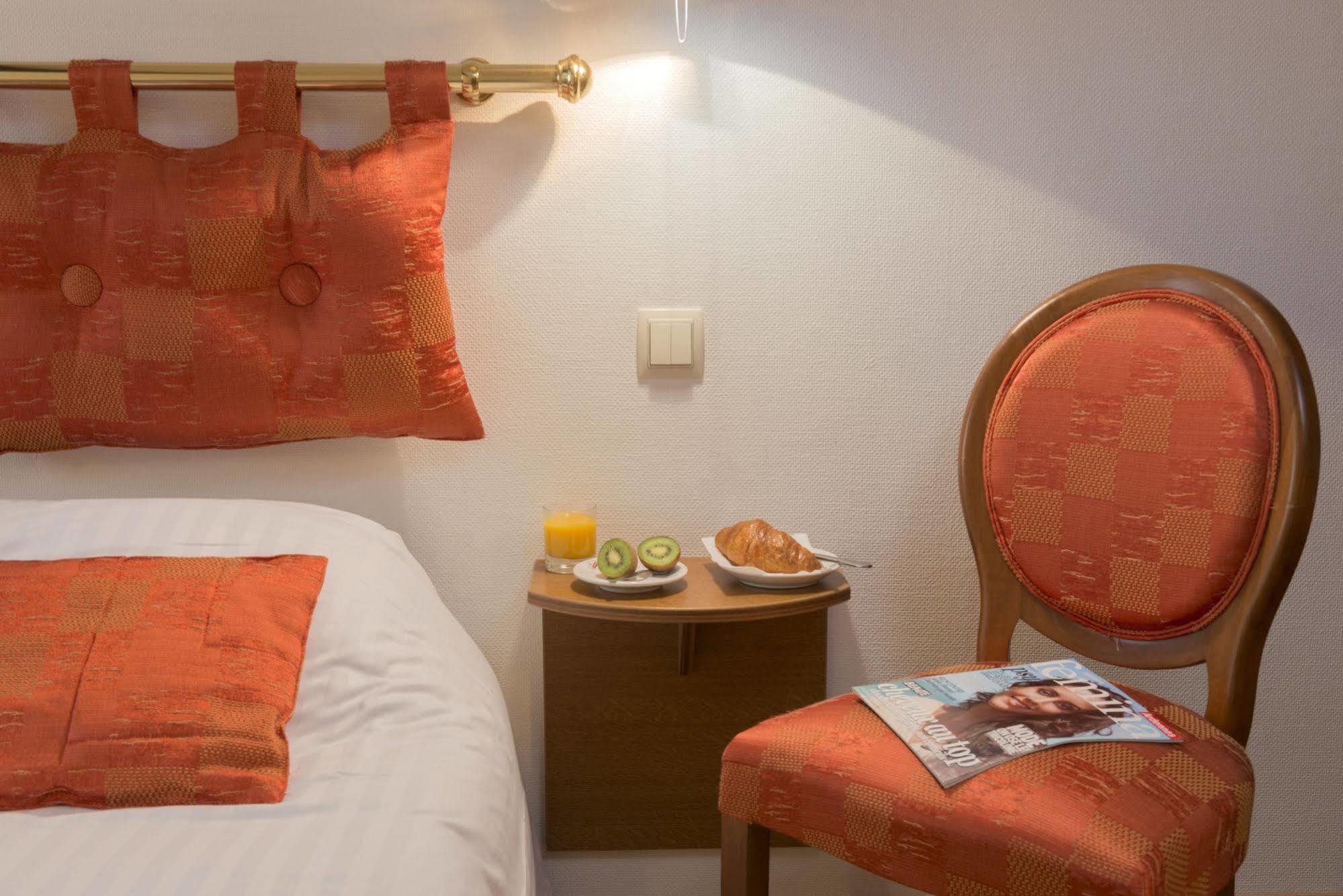 Le Saint Michel Hotel Sedan Luaran gambar